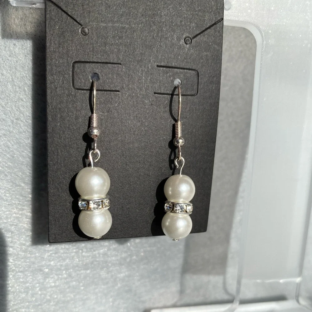 Handmade faux white pearl dangle‎ earrings